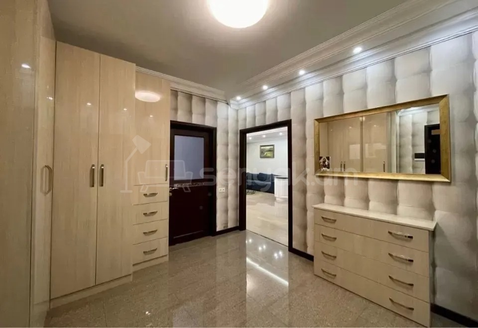 4 Սենյականոց Բնակարան Նորակառույցում, 140քմ, 3/14 հարկ, Դիզայներական Վերանորոգված, Կահավորված, Արևկող