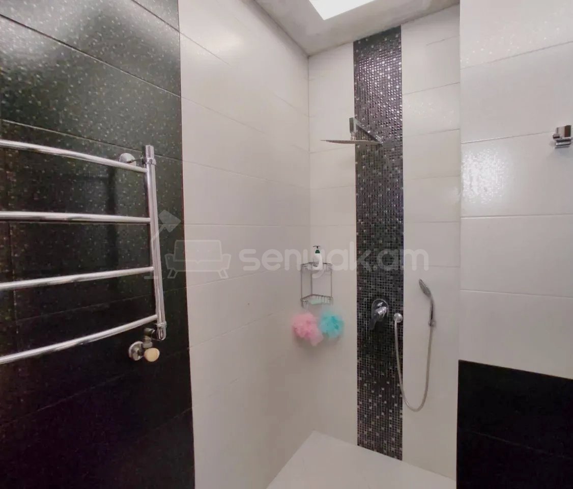 4 Սենյականոց Բնակարան Նորակառույցում, 132քմ, 4/5 հարկ, Դիզայներական Վերանորոգված