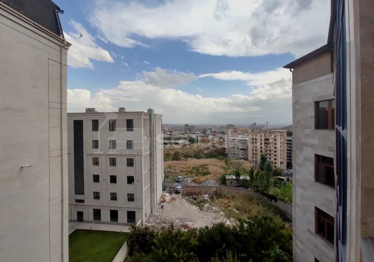 4 Սենյականոց Բնակարան Նորակառույցում, 132քմ, 4/5 հարկ, Դիզայներական Վերանորոգված