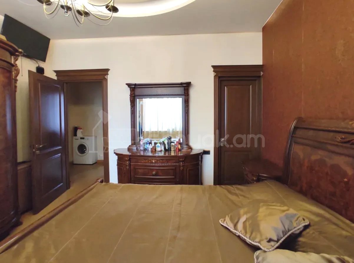 4 Սենյականոց Բնակարան Նորակառույցում, 132քմ, 4/5 հարկ, Դիզայներական Վերանորոգված