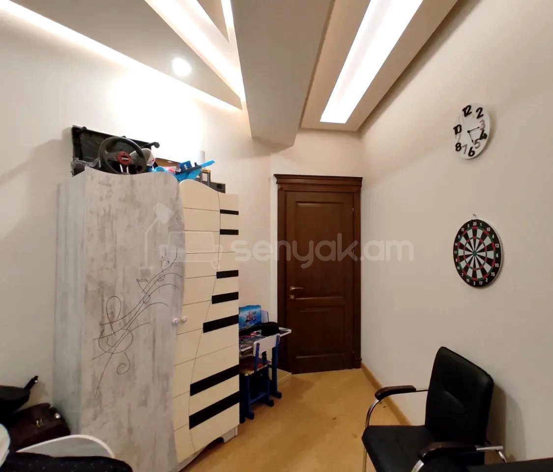 4 Սենյականոց Բնակարան Նորակառույցում, 132քմ, 4/5 հարկ, Դիզայներական Վերանորոգված