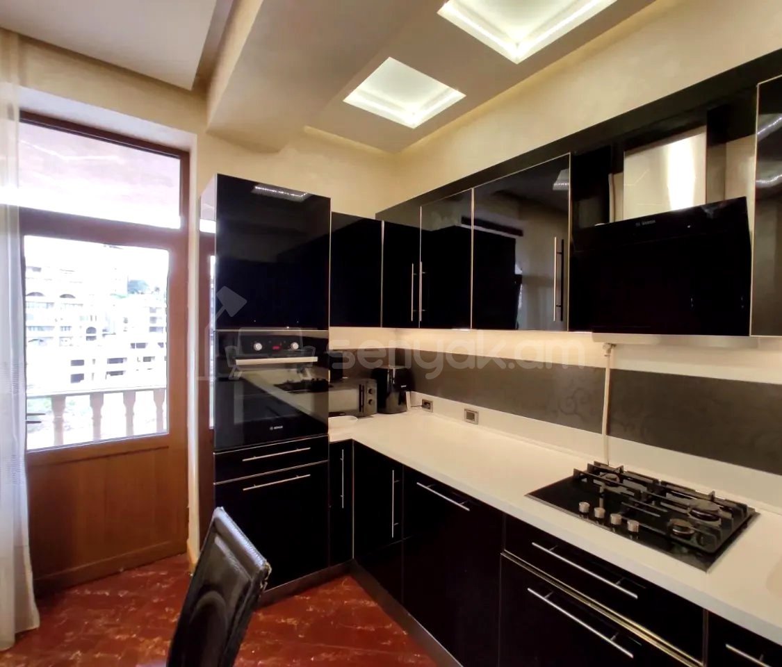 4 Սենյականոց Բնակարան Նորակառույցում, 132քմ, 4/5 հարկ, Դիզայներական Վերանորոգված