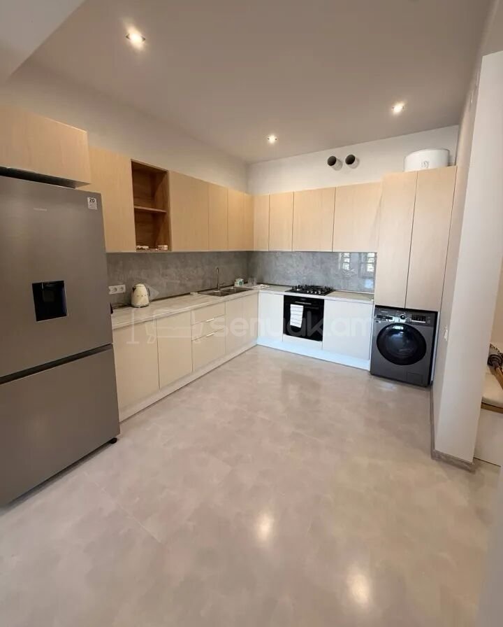 3 Սենյականոց Բնակարան, 71քմ, 12/18 հարկ, Կապիտալ Վերանորոգված, Կահավորված