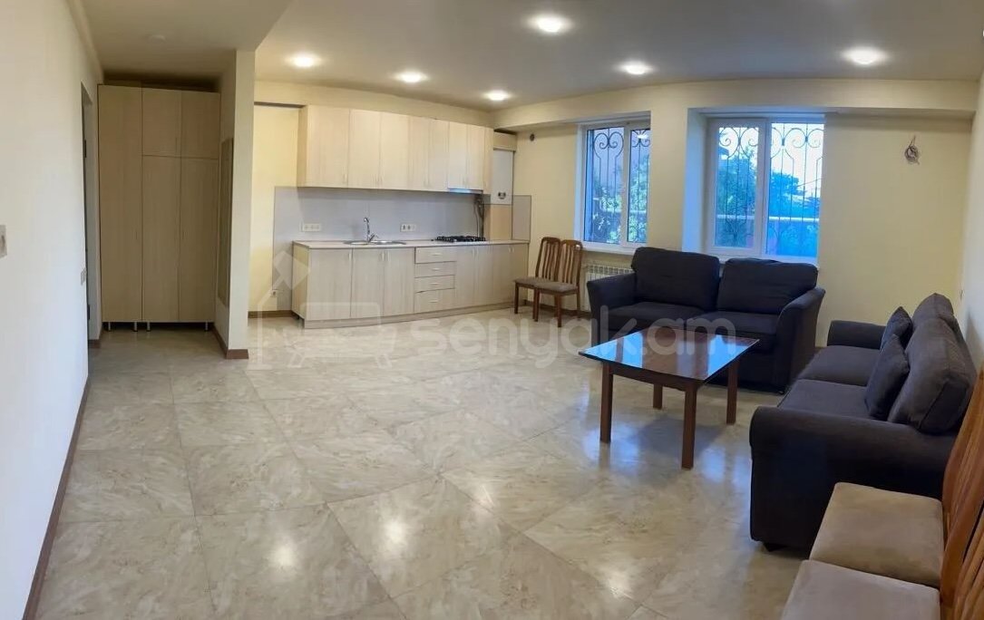 3 Սենյականոց Բնակարան Քարե Շենքում, 60քմ, 1/5 հարկ, Կապիտալ Վերանորոգված, Կահավորված