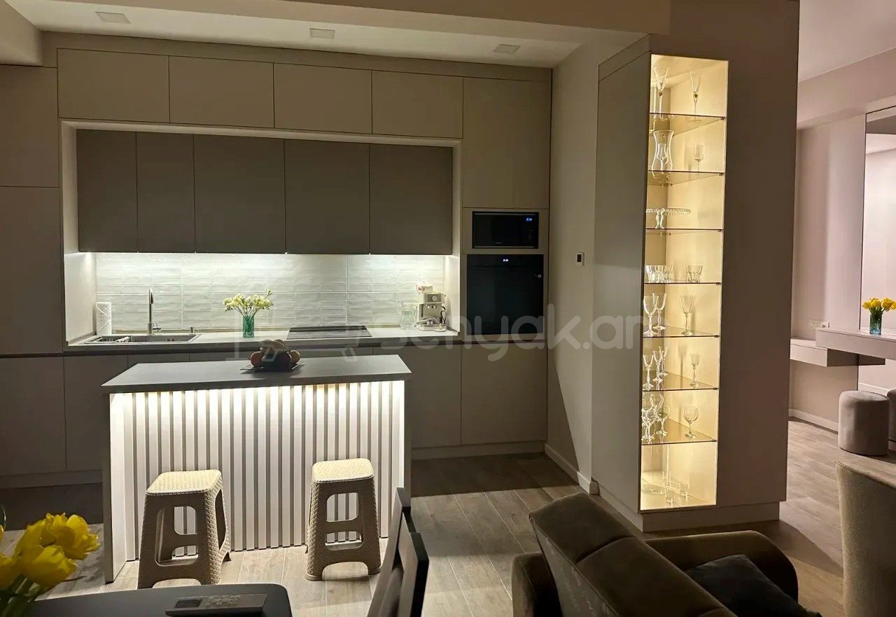 4 Սենյականոց Բնակարան Նորակառույցում, 83քմ, 2/16 հարկ, Կապիտալ Վերանորոգված