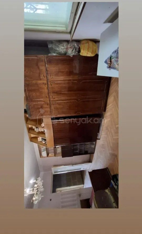 3 Սենյականոց Բնակարան Քարե Շենքում, 75քմ, 1/5 հարկ, Պետական Վիճակում