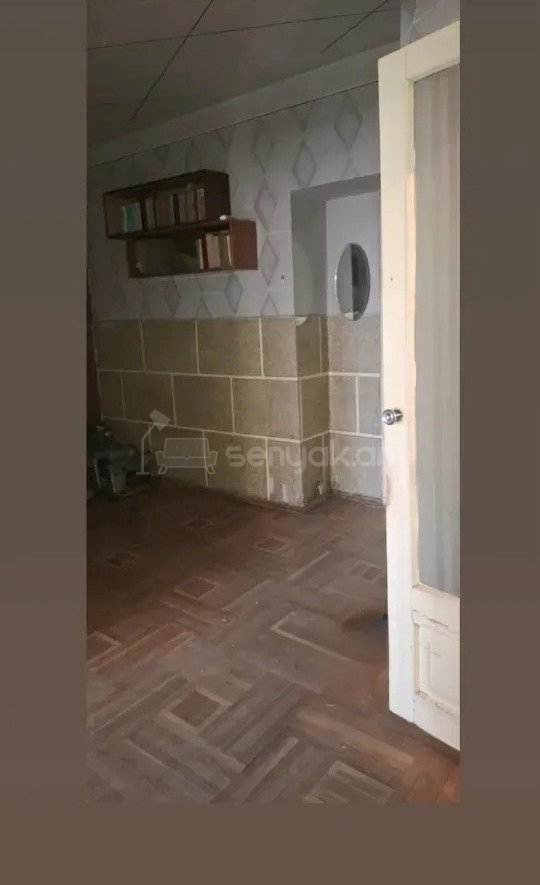 3 Սենյականոց Բնակարան Քարե Շենքում, 75քմ, 1/5 հարկ, Պետական Վիճակում