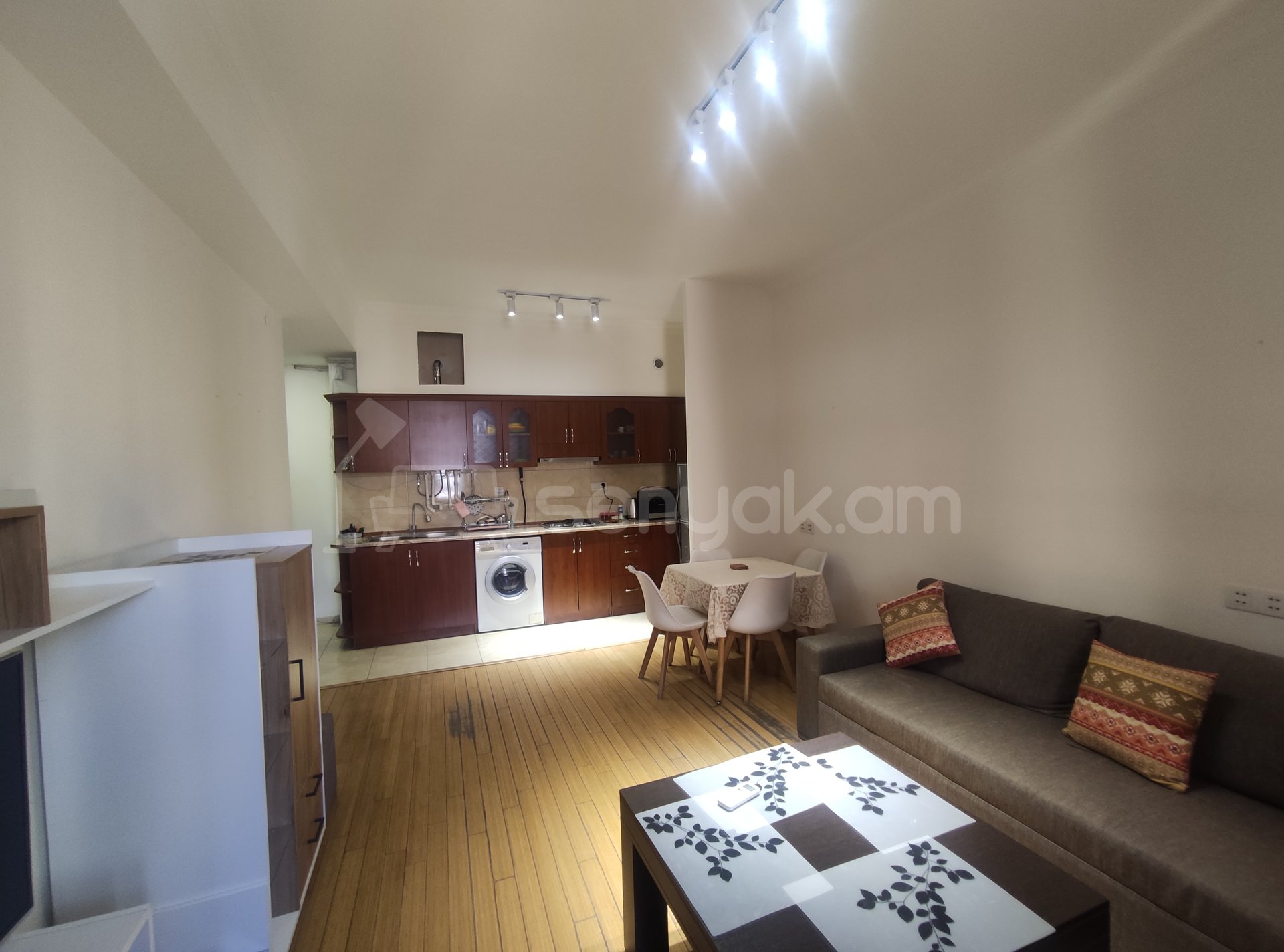 2 Սենյականոց Բնակարան Նորակառույցում, 55քմ, 8/14 հարկ, Կապիտալ Վերանորոգված