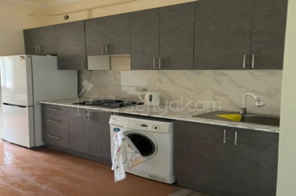 2 Սենյականոց Բնակարան Քարե Շենքում, 65քմ, 3/5 հարկ, Կապիտալ Վերանորոգված