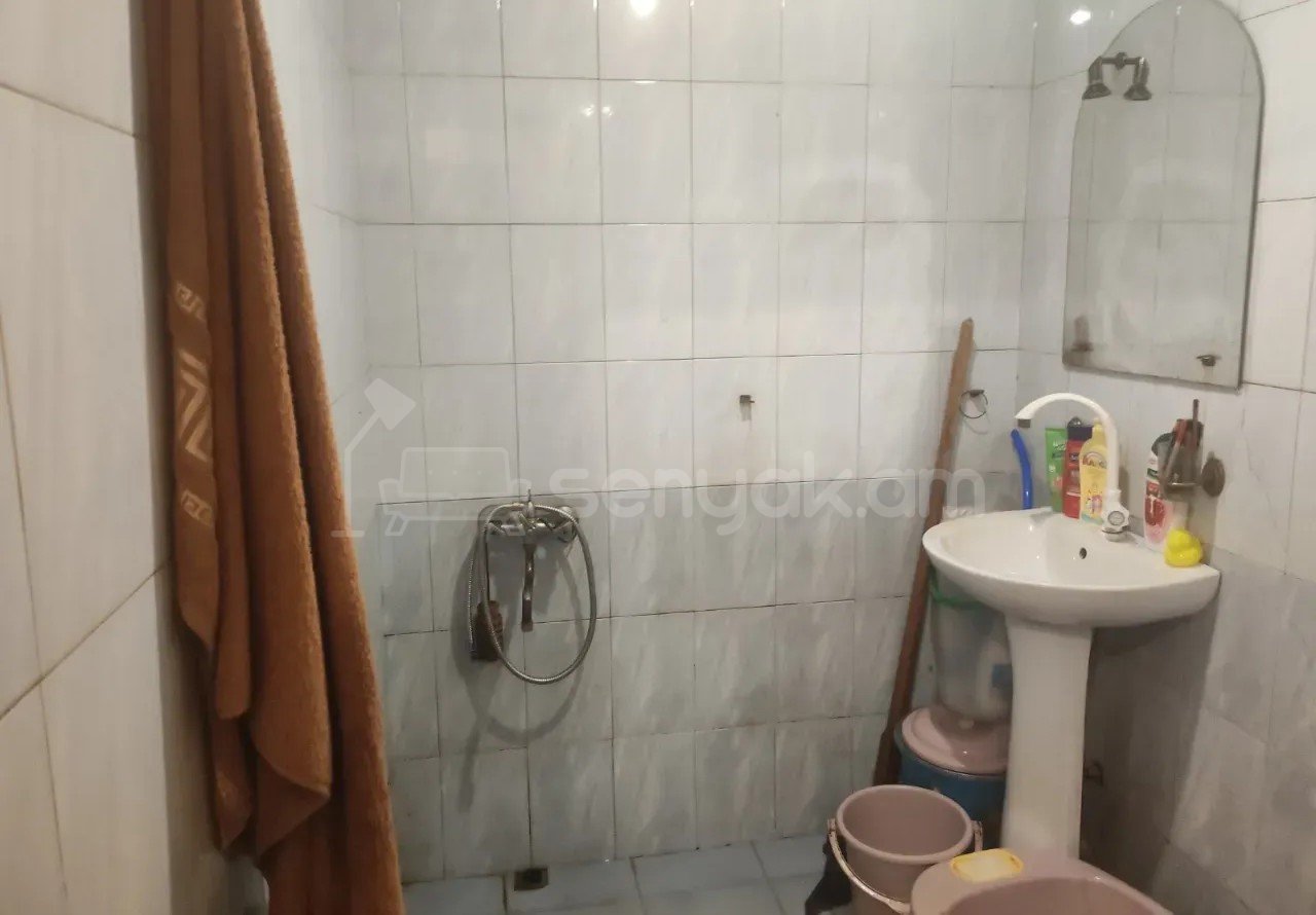 1 Սենյականոց Բնակարան, 33քմ, 3/5 հարկ, Կոսմետիկ Վերանորոգված