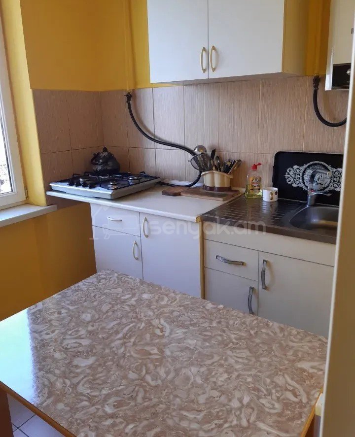 1 Սենյականոց Բնակարան, 32քմ, 2/3 հարկ, Կոսմետիկ Վերանորոգված