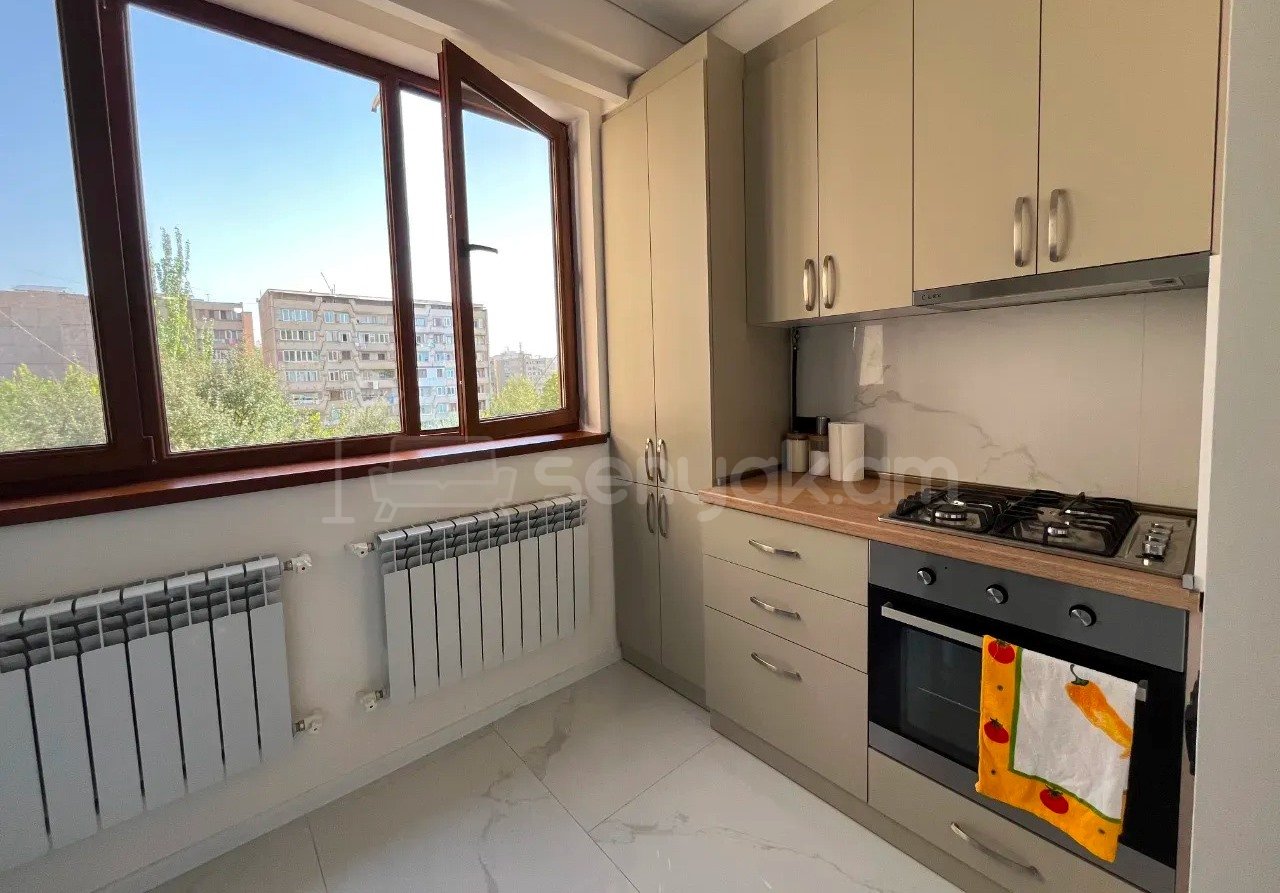 2 Սենյականոց Բնակարան, 42քմ, 5/9 հարկ, Կապիտալ Վերանորոգված