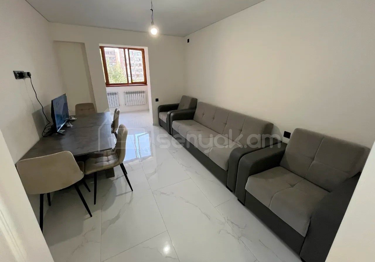 2 Սենյականոց Բնակարան, 42քմ, 5/9 հարկ, Կապիտալ Վերանորոգված