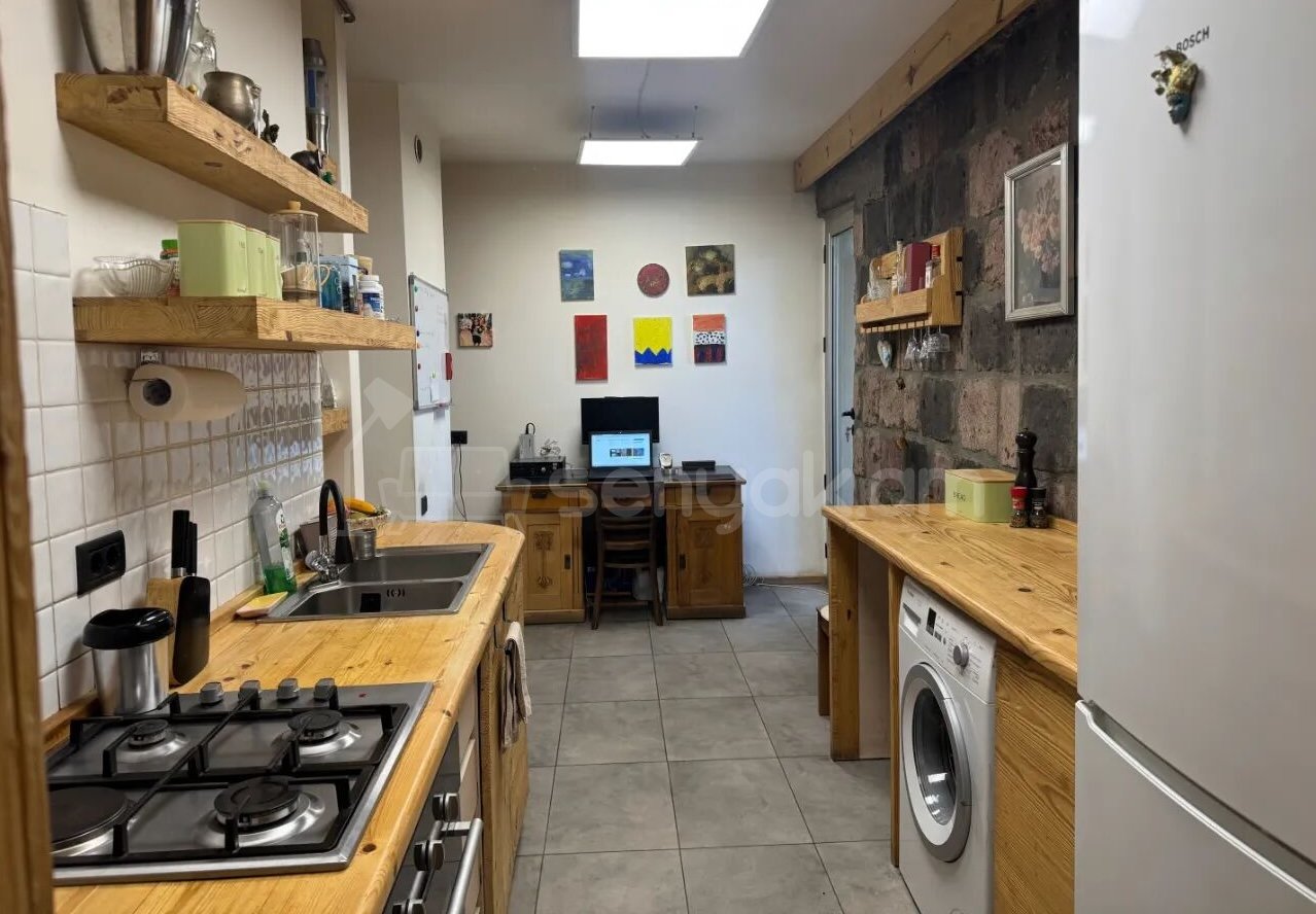 2 Սենյականոց Բնակարան Քարե Շենքում, 56քմ, 3/6 հարկ, Դիզայներական Վերանորոգված