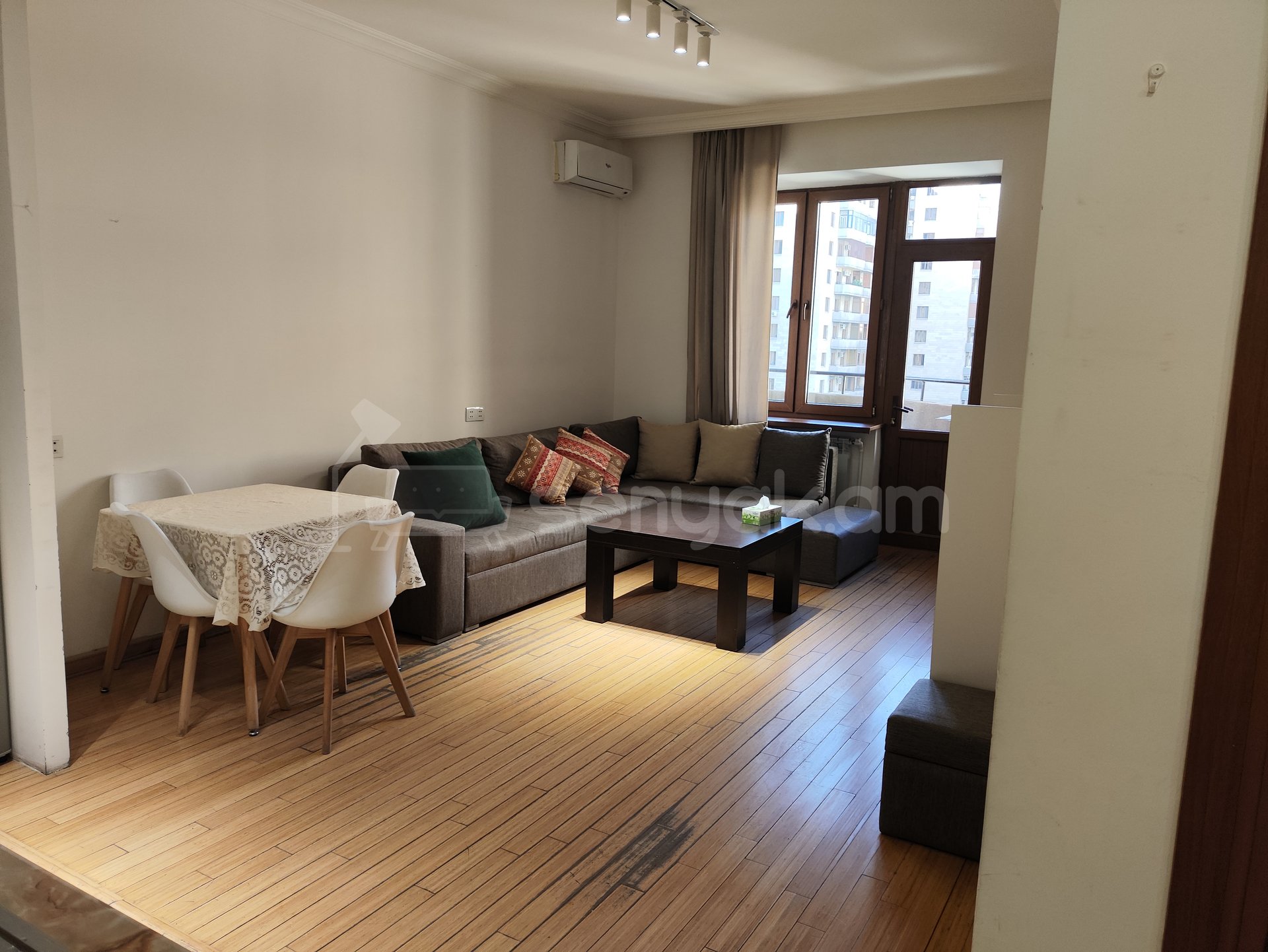 2 Սենյականոց Բնակարան, 57քմ, 8/13 հարկ, Կապիտալ Վերանորոգված, Կահավորված