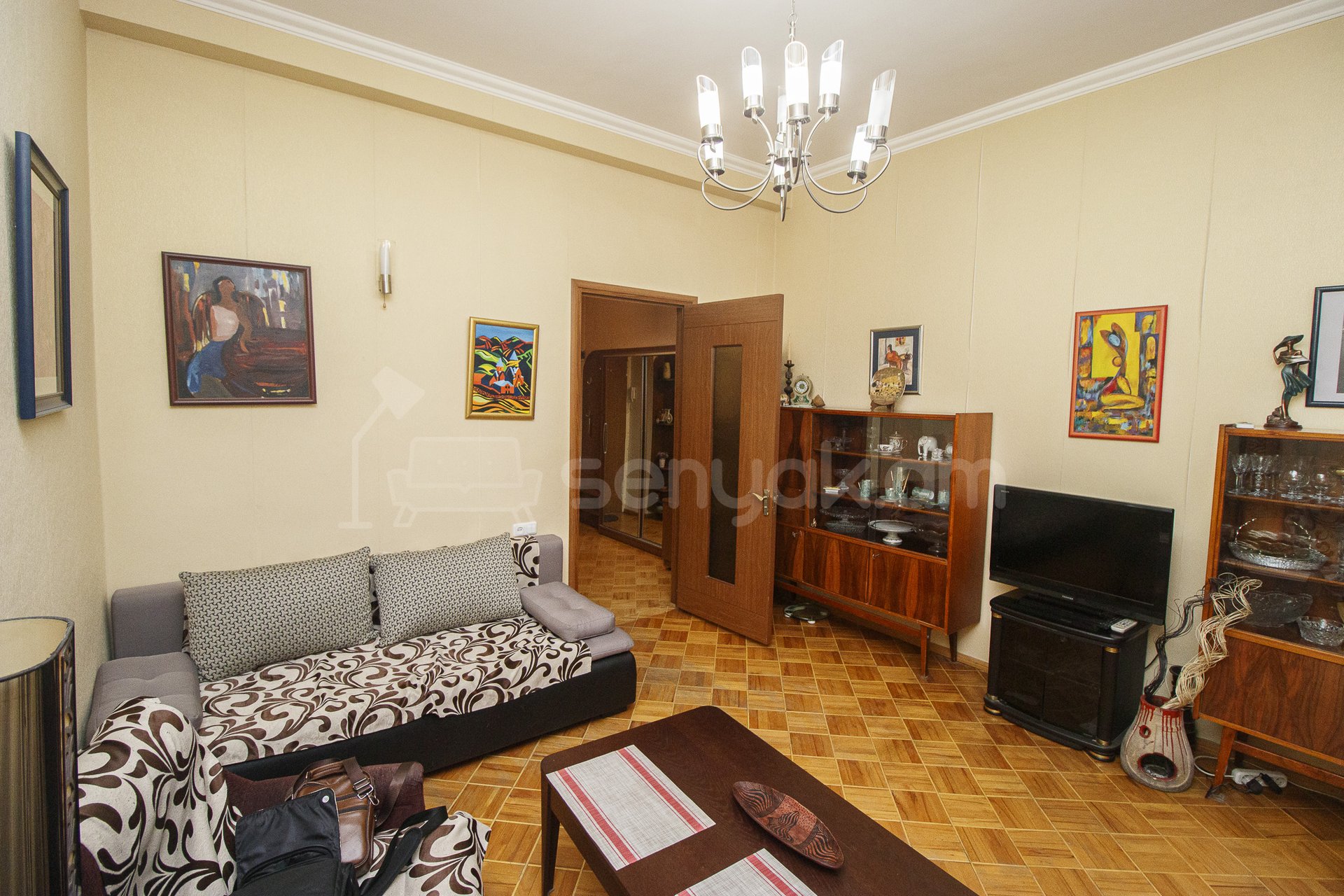 2 Սենյականոց Բնակարան Քարե Շենքում, 60քմ, 2/4 հարկ, Կապիտալ Վերանորոգված