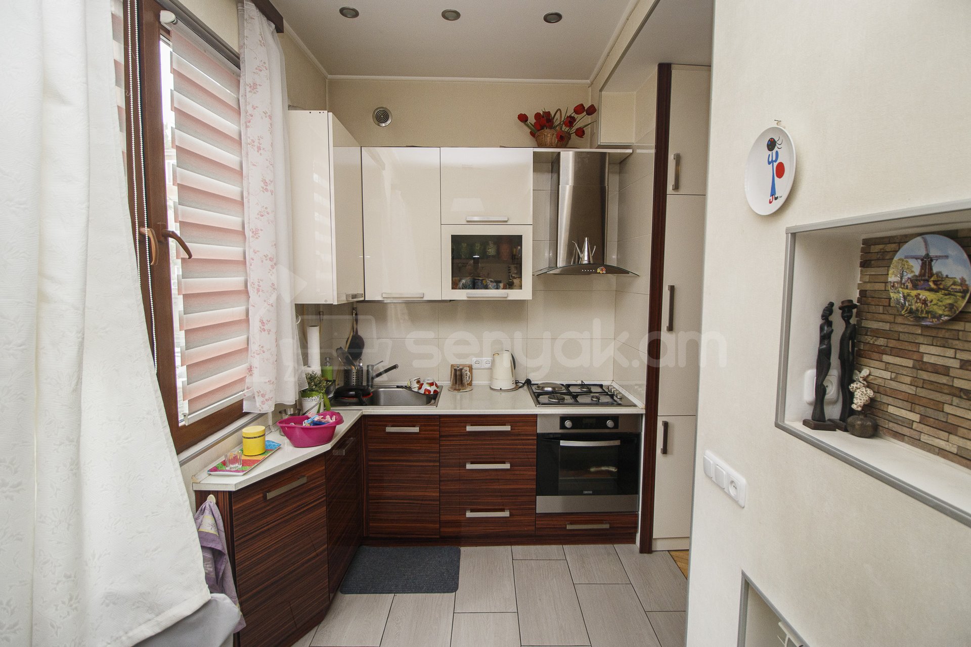 2 Սենյականոց Բնակարան Քարե Շենքում, 60քմ, 2/4 հարկ, Կապիտալ Վերանորոգված