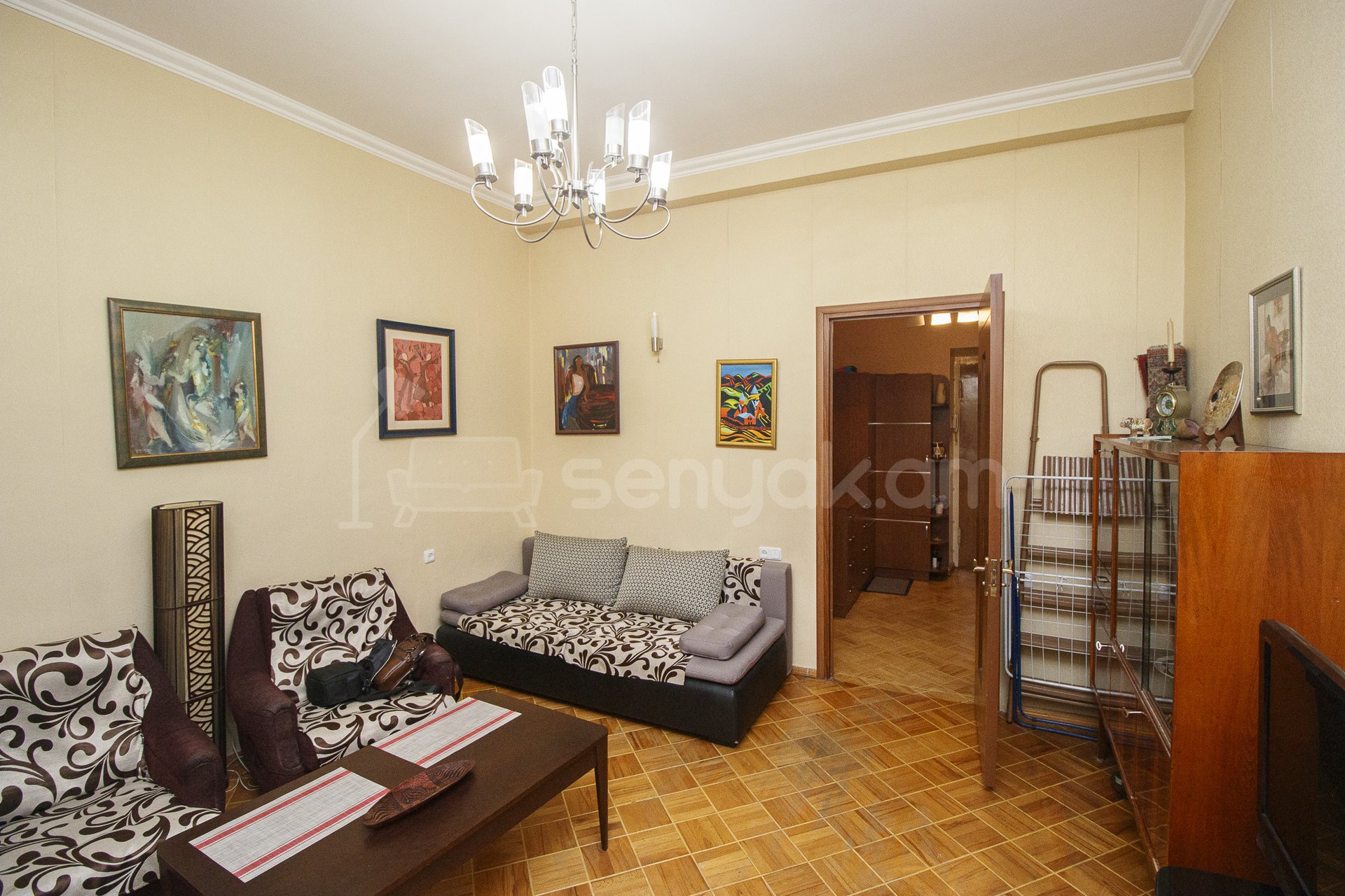 2 Սենյականոց Բնակարան Քարե Շենքում, 60քմ, 2/4 հարկ, Կապիտալ Վերանորոգված