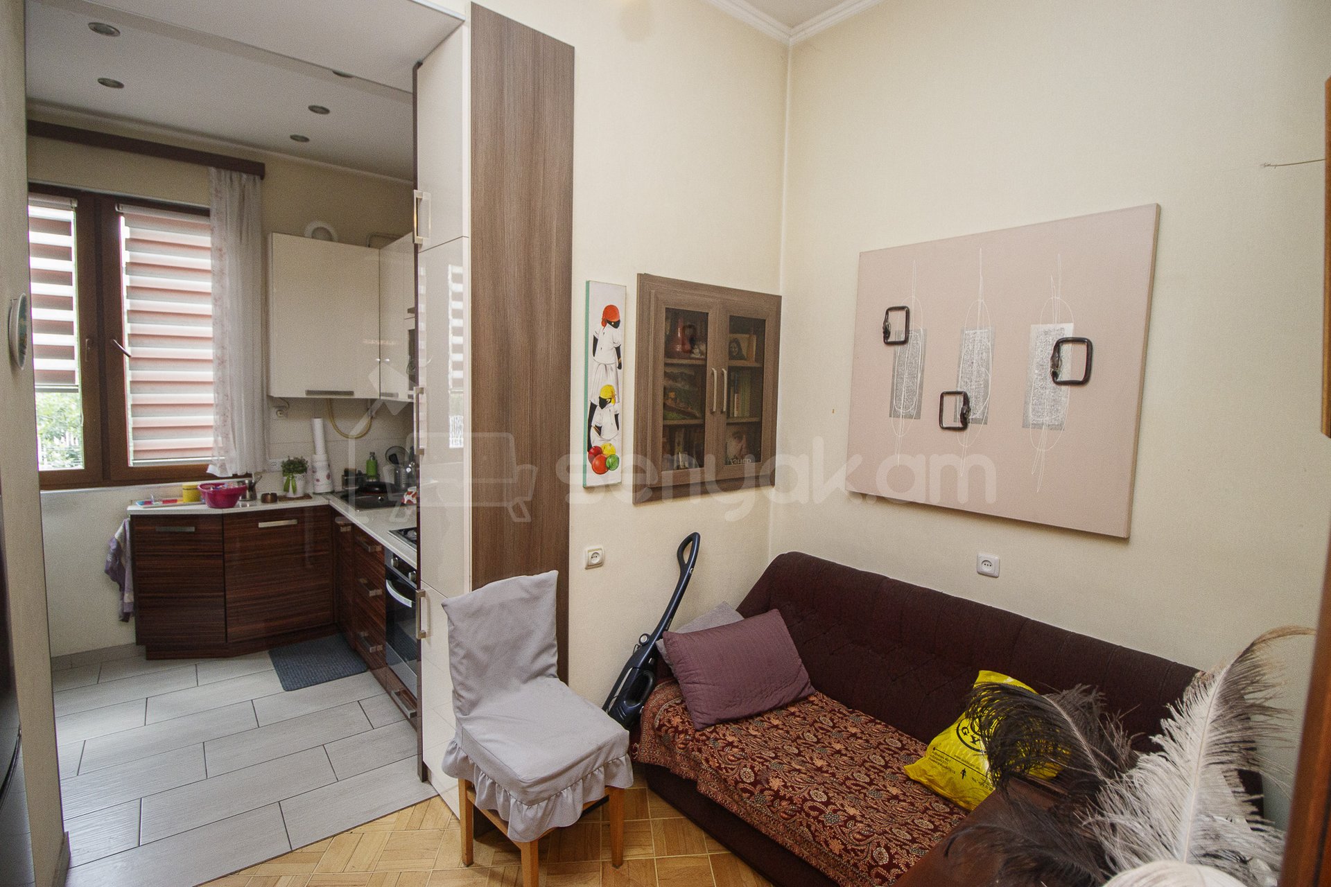 2 Սենյականոց Բնակարան Քարե Շենքում, 60քմ, 2/4 հարկ, Կապիտալ Վերանորոգված