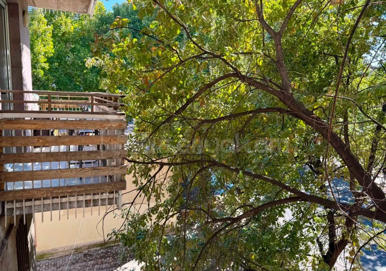 2 Սենյականոց Բնակարան Քարե Շենքում, 60քմ, 3/6 հարկ, Դիզայներական Վերանորոգված