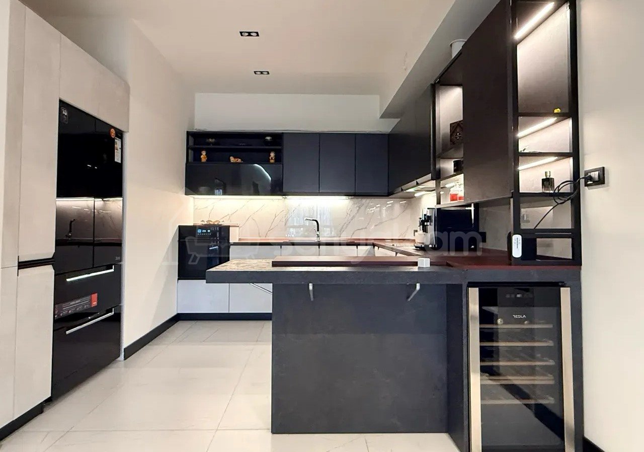 3 Սենյականոց Բնակարան Նորակառույցում, 105քմ, 8/14 հարկ, Դիզայներական Վերանորոգված