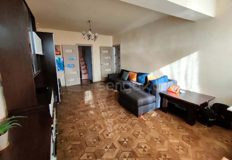 3 Սենյականոց Բնակարան Քարե Շենքում, 67քմ, 5/5 հարկ, Կապիտալ Վերանորոգված