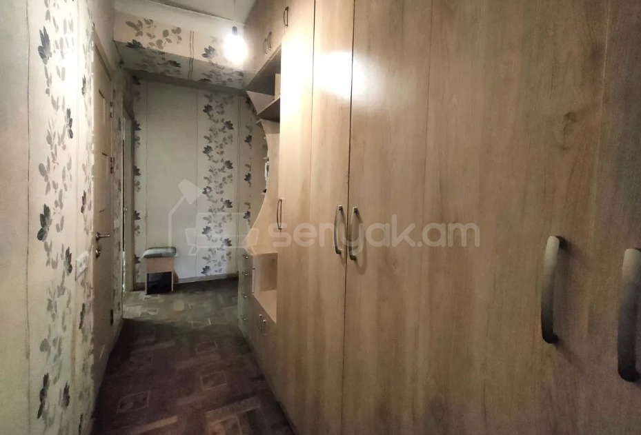 3 Սենյականոց Բնակարան Քարե Շենքում, 67քմ, 5/5 հարկ, Կապիտալ Վերանորոգված