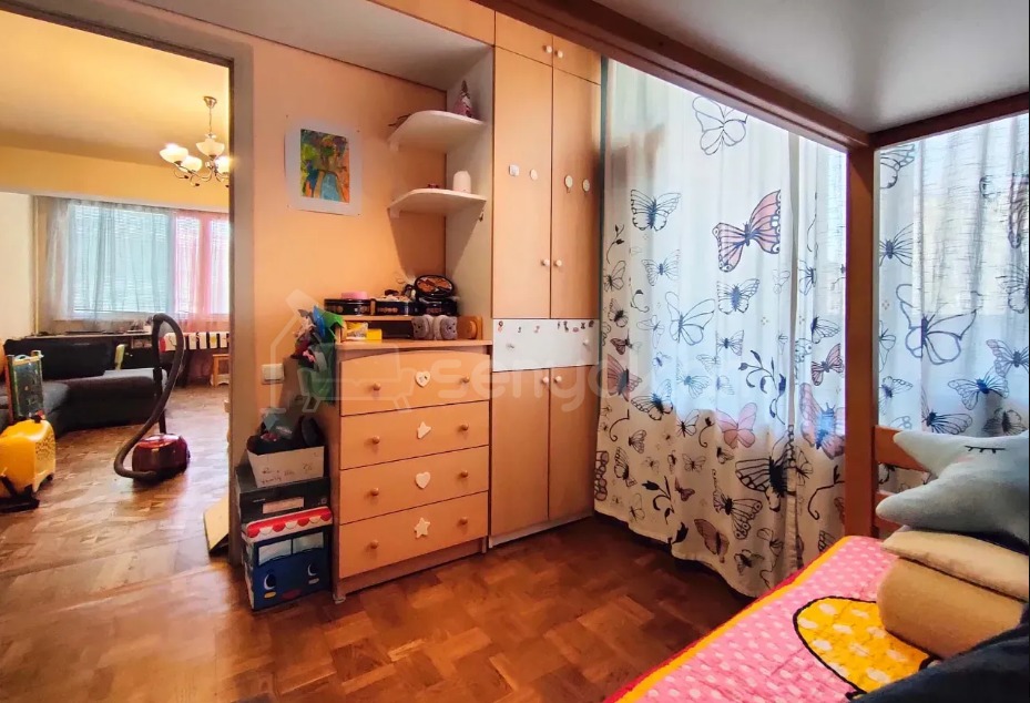 3 Սենյականոց Բնակարան Քարե Շենքում, 67քմ, 5/5 հարկ, Կապիտալ Վերանորոգված