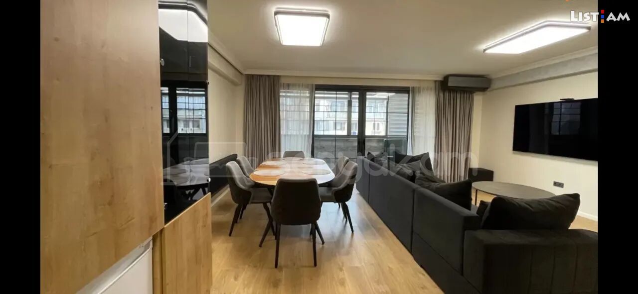 3 Սենյականոց Բնակարան Քարե Շենքում, 115քմ, 4/5 հարկ, Դիզայներական Վերանորոգված