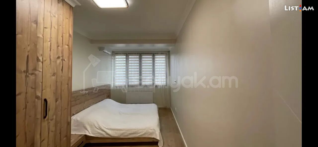 3 Սենյականոց Բնակարան Քարե Շենքում, 115քմ, 4/5 հարկ, Դիզայներական Վերանորոգված