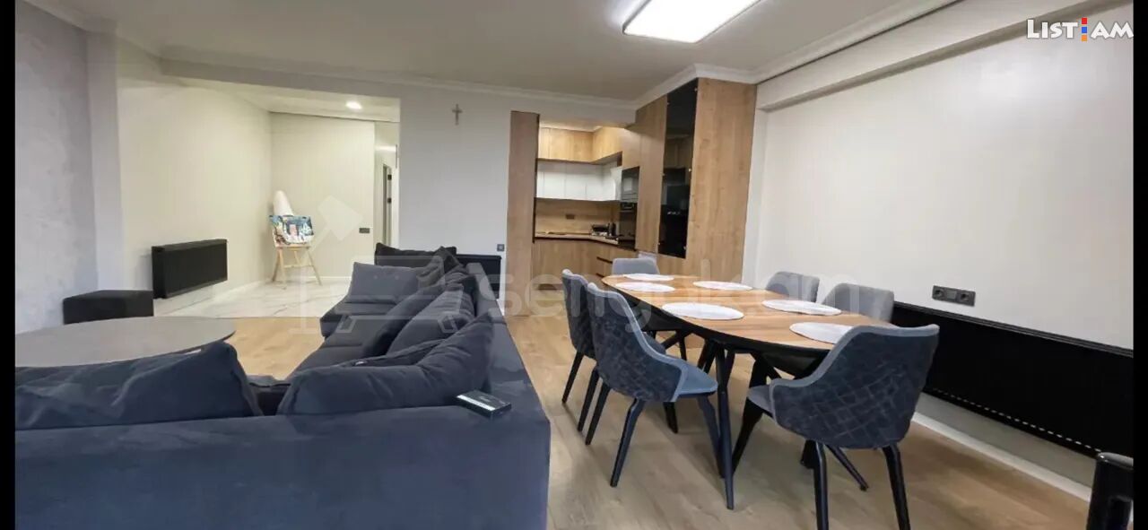 3 Սենյականոց Բնակարան Քարե Շենքում, 115քմ, 4/5 հարկ, Դիզայներական Վերանորոգված