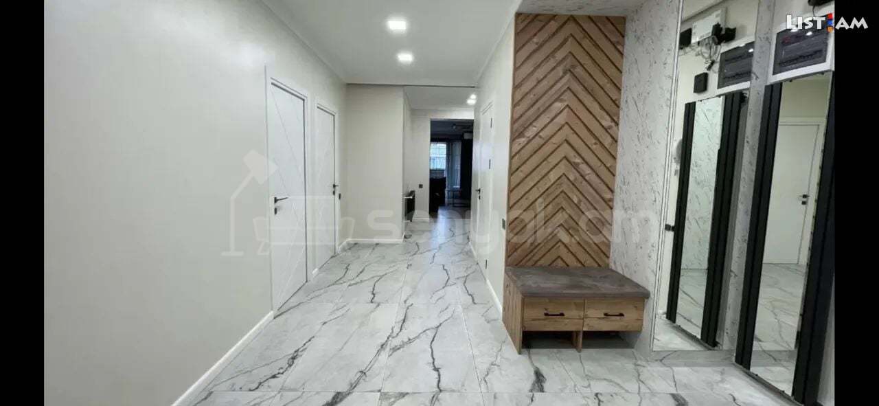 3 Սենյականոց Բնակարան Քարե Շենքում, 115քմ, 4/5 հարկ, Դիզայներական Վերանորոգված