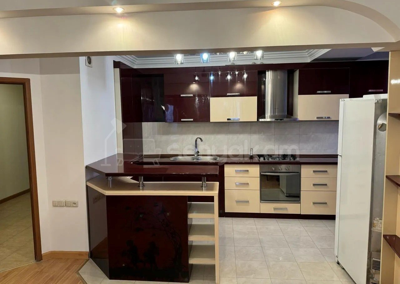 3 Սենյականոց Բնակարան, 95քմ, 6/12 հարկ, Կապիտալ Վերանորոգված