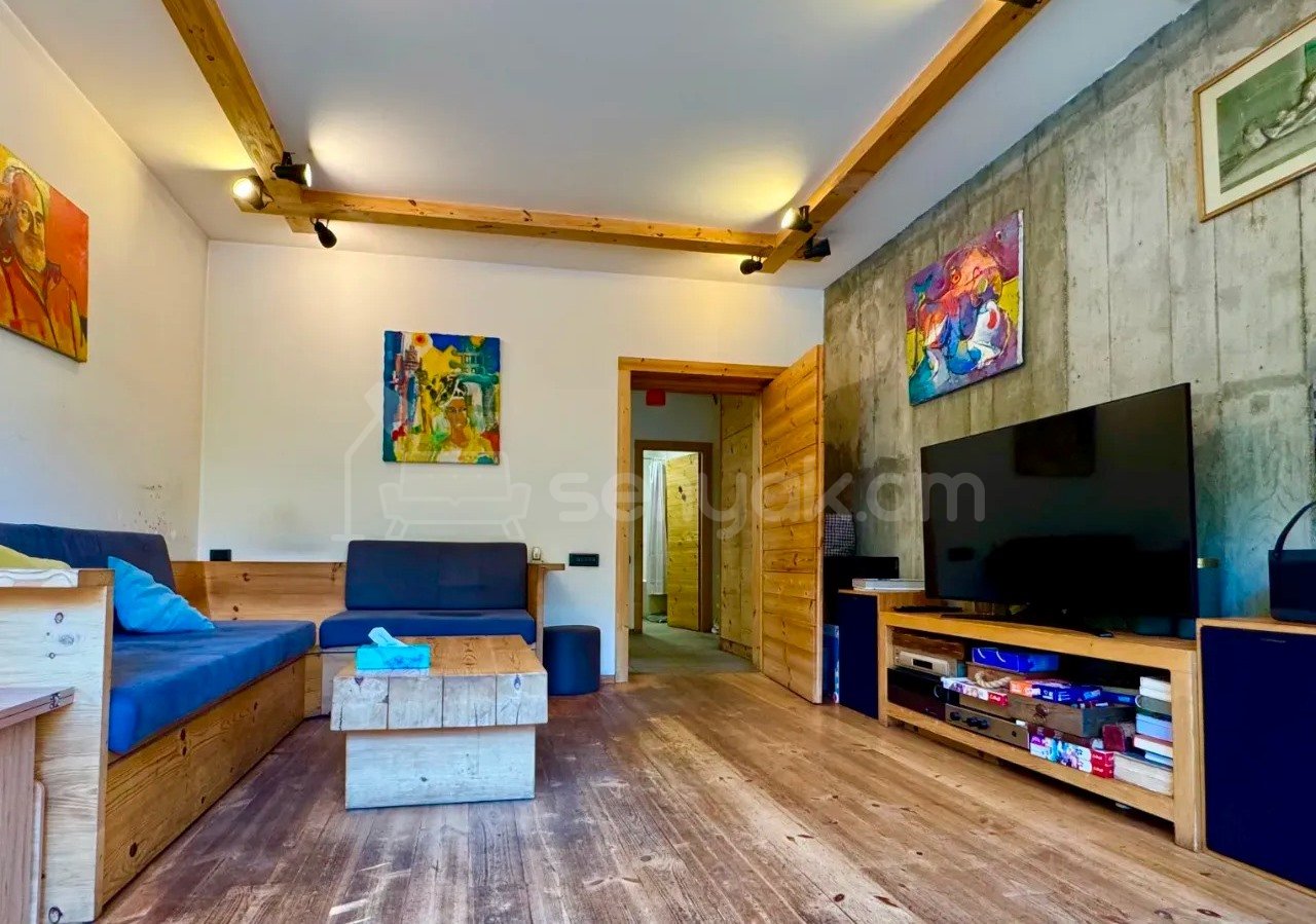 2 Սենյականոց Բնակարան Քարե Շենքում, 60քմ, 3/6 հարկ, Կապիտալ Վերանորոգված