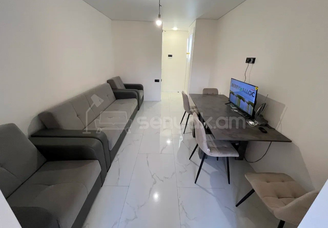 2 Սենյականոց Բնակարան, 42քմ, 5/9 հարկ, Կապիտալ Վերանորոգված