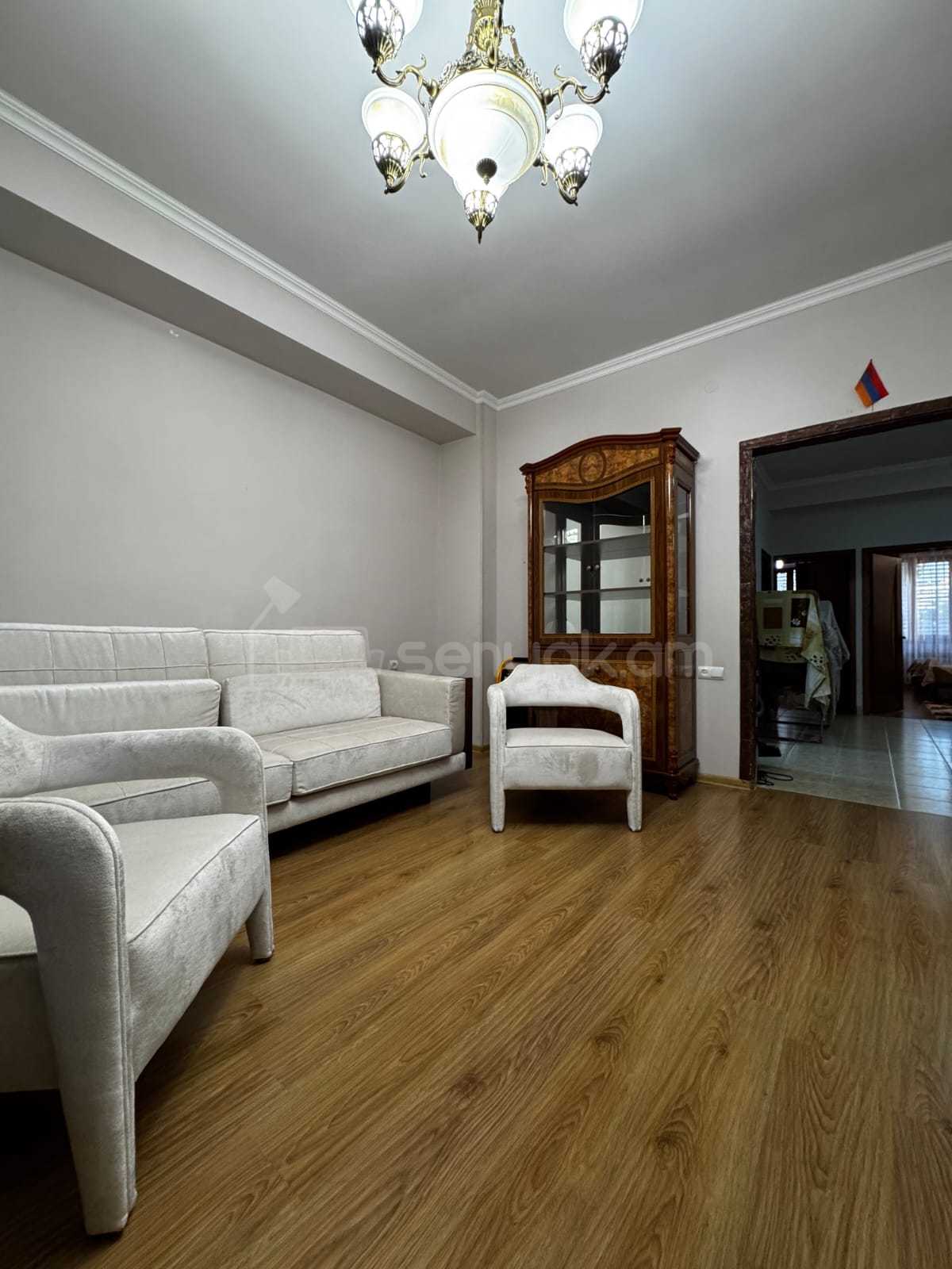 3 Սենյականոց Բնակարան Նորակառույցում, 90քմ, 2/8 հարկ, Կապիտալ Վերանորոգված