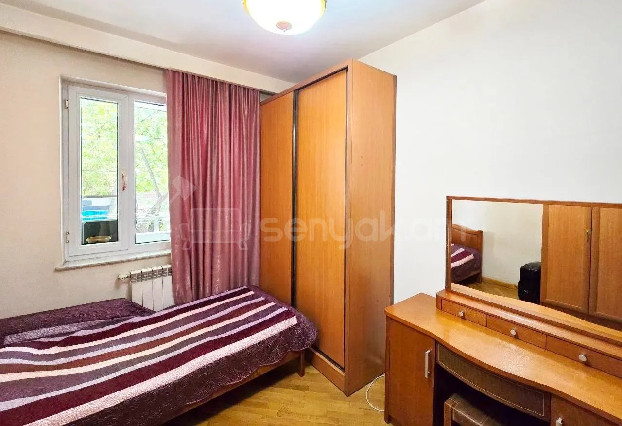 4 Սենյականոց Բնակարան Քարե Շենքում, 96քմ, 2/5 հարկ, Կապիտալ Վերանորոգված