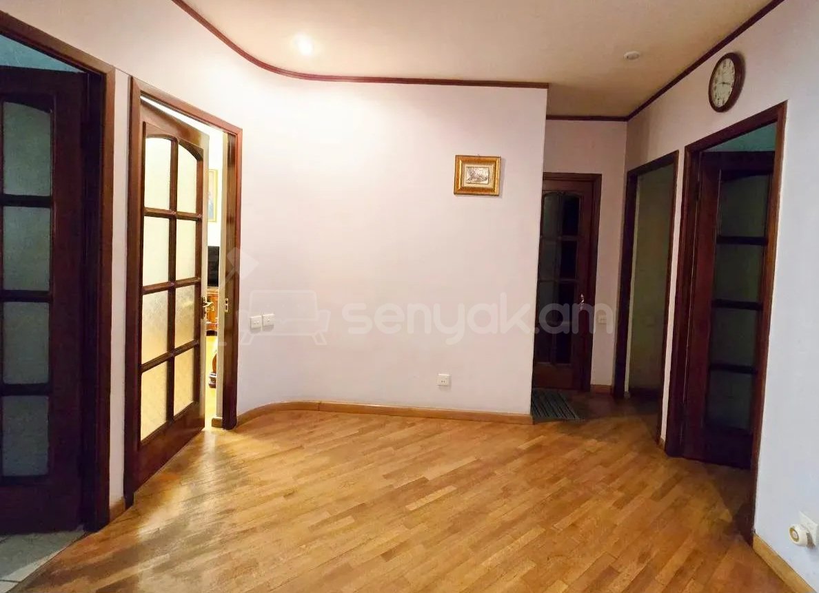 4 Սենյականոց Բնակարան Քարե Շենքում, 96քմ, 2/5 հարկ, Կապիտալ Վերանորոգված