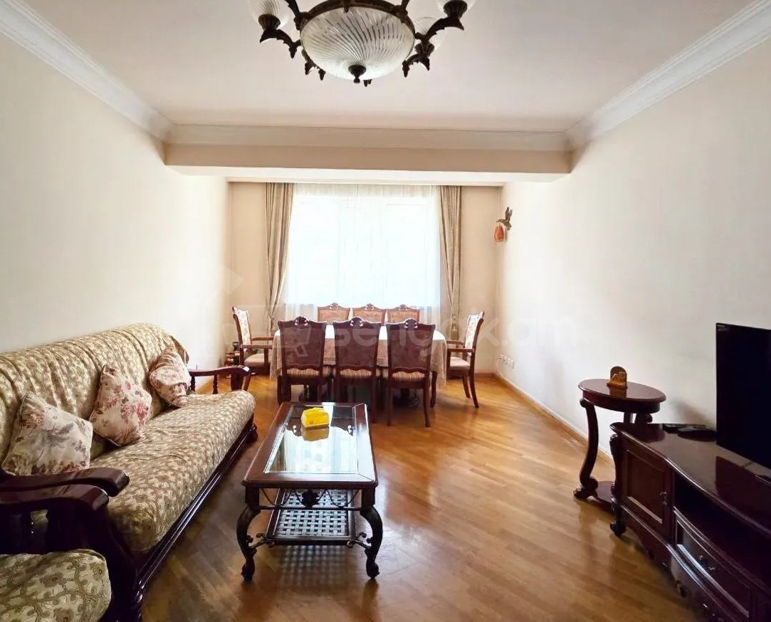 4 Սենյականոց Բնակարան Քարե Շենքում, 96քմ, 2/5 հարկ, Կապիտալ Վերանորոգված