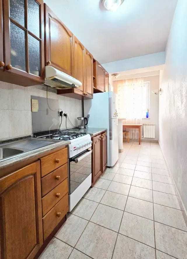 4 Սենյականոց Բնակարան Քարե Շենքում, 96քմ, 2/5 հարկ, Կապիտալ Վերանորոգված