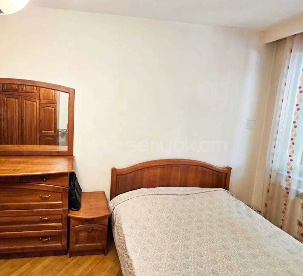 4 Սենյականոց Բնակարան Քարե Շենքում, 96քմ, 2/5 հարկ, Կապիտալ Վերանորոգված