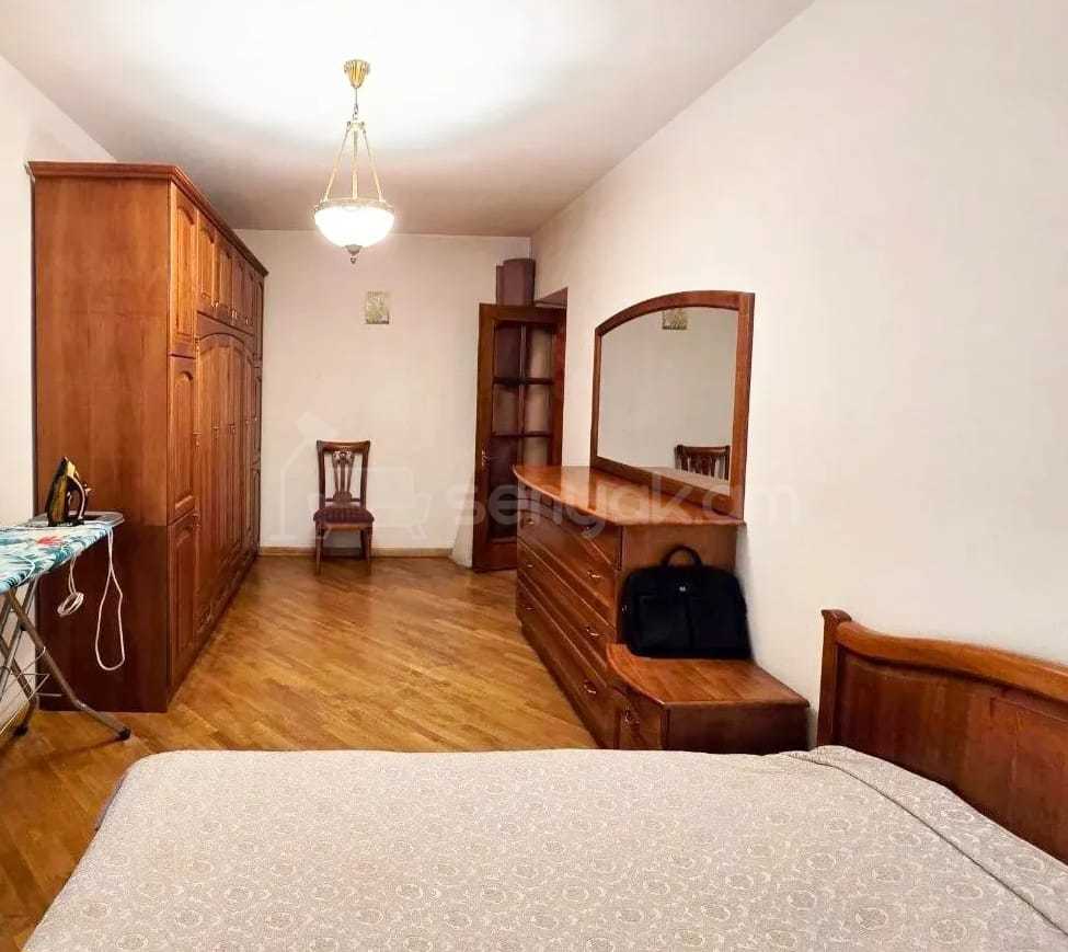 3 Սենյականոց Բնակարան Քարե Շենքում, 96քմ, 2/5 հարկ, Կապիտալ Վերանորոգված