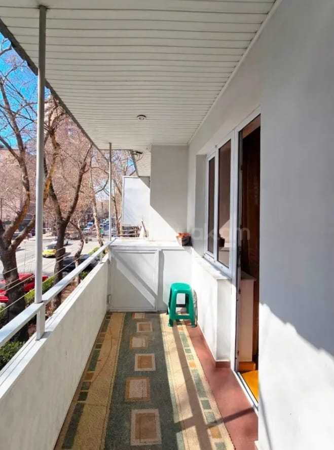 3 Սենյականոց Բնակարան Քարե Շենքում, 96քմ, 2/5 հարկ, Կապիտալ Վերանորոգված