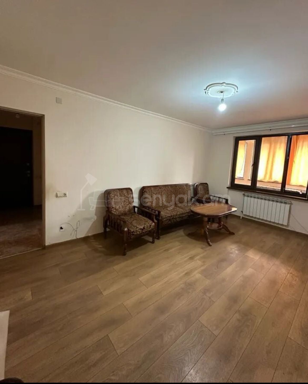 3 Սենյականոց Բնակարան Քարե Շենքում, 70քմ, 2/5 հարկ, Կապիտալ Վերանորոգված, Կահավորված