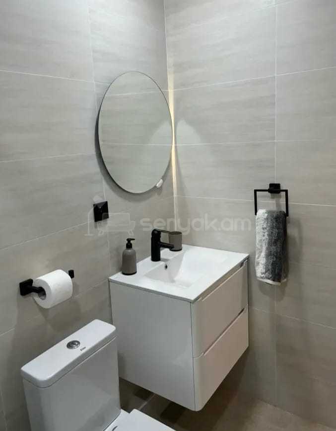 1 Սենյականոց Բնակարան Քարե Շենքում, 48քմ, 1/5 հարկ, Դիզայներական Վերանորոգված