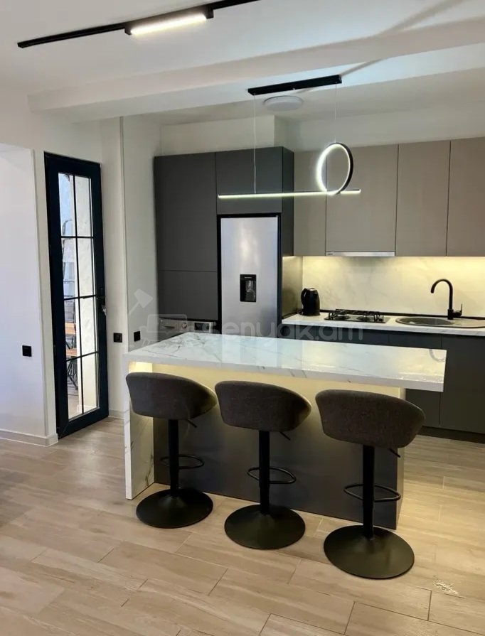 2 Սենյականոց Բնակարան Քարե Շենքում, 47քմ, 1/5 հարկ, Դիզայներական Վերանորոգված