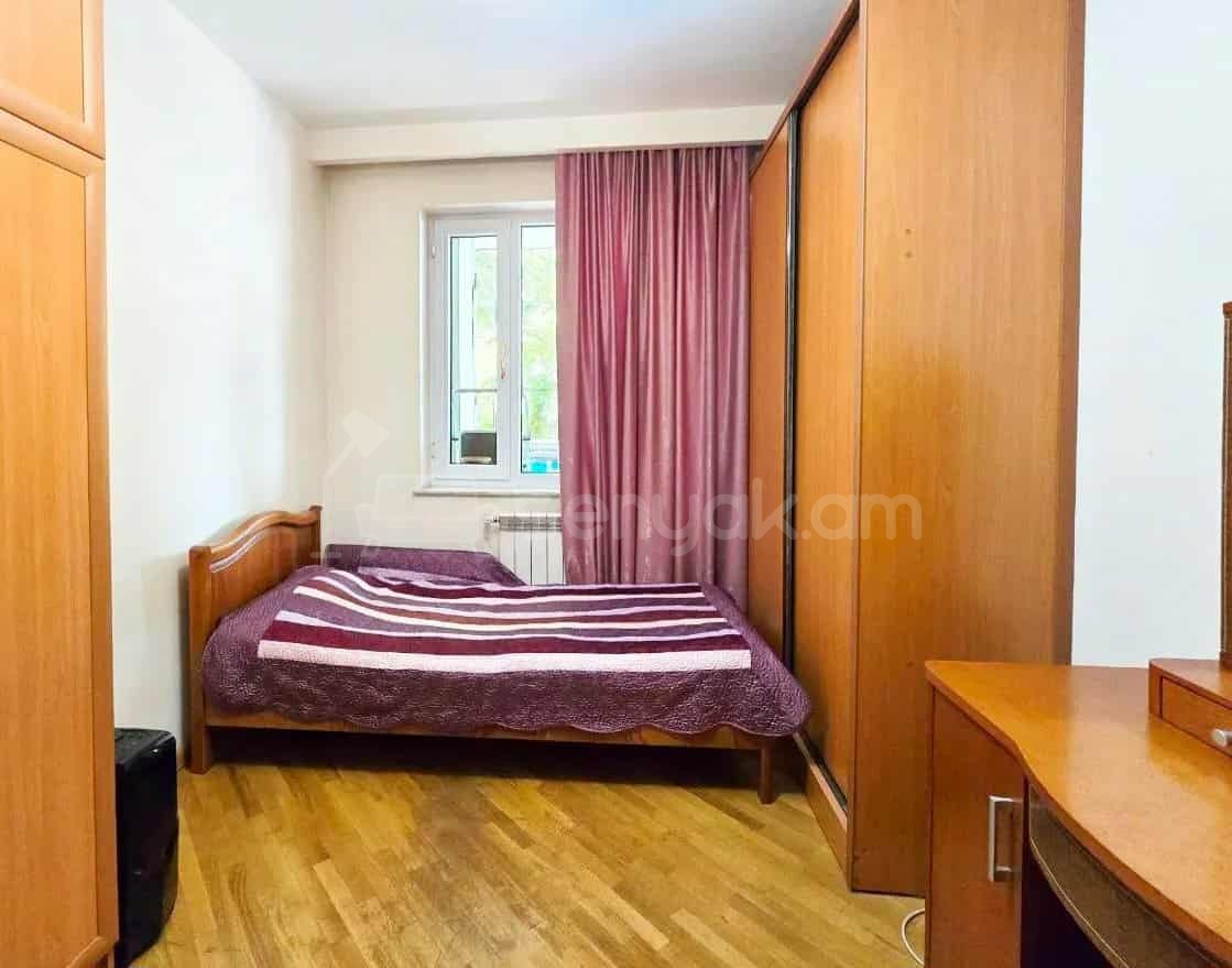 4 Սենյականոց Բնակարան Քարե Շենքում, 96քմ, 2/5 հարկ, Կապիտալ Վերանորոգված