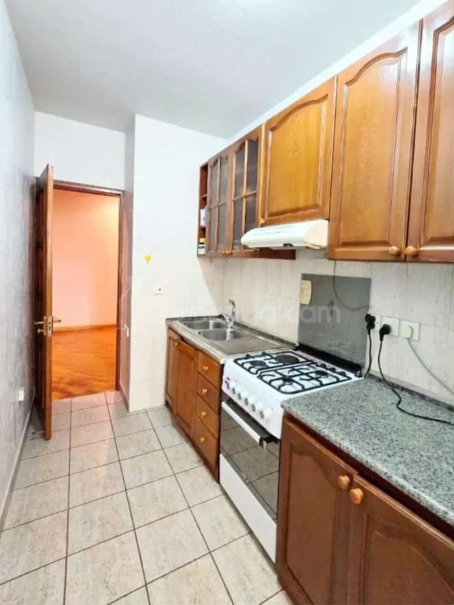 4 Սենյականոց Բնակարան Քարե Շենքում, 96քմ, 2/5 հարկ, Կապիտալ Վերանորոգված