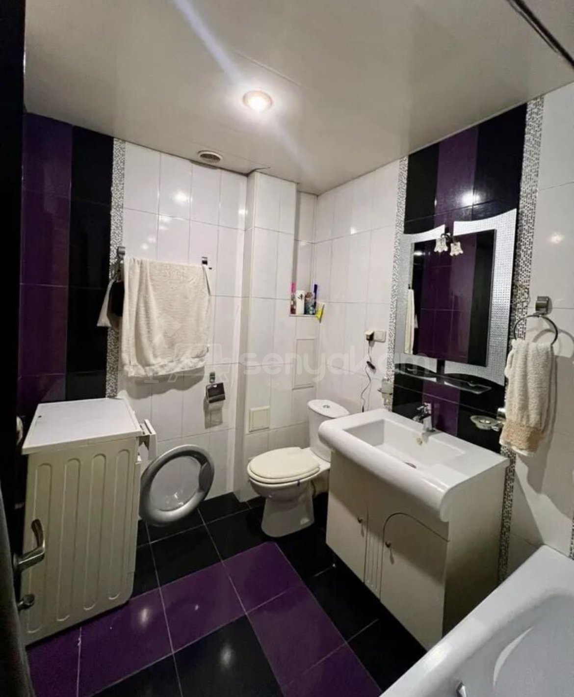 4 Սենյականոց Բնակարան Քարե Շենքում, 100քմ, 2/5 հարկ, Կապիտալ Վերանորոգված, Կահավորված, Արևկող