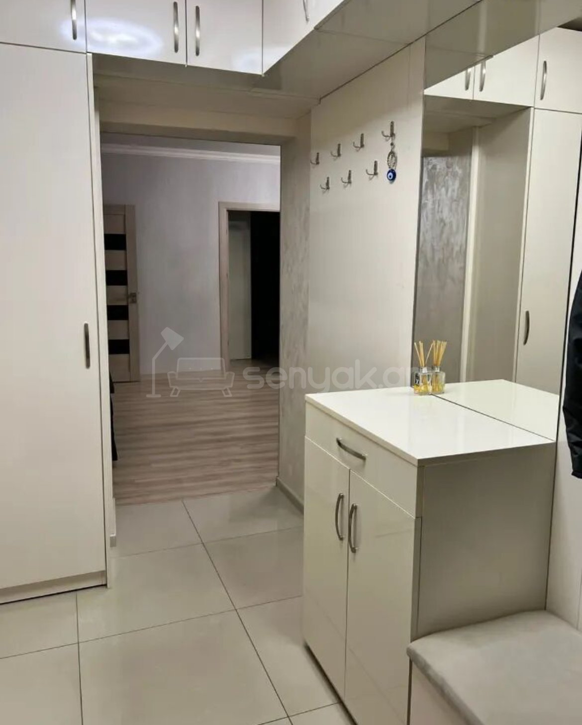 3 Սենյականոց Բնակարան Նորակառույց Քարե Շենքում, 85քմ, 2/3 հարկ, Կապիտալ Վերանորոգված